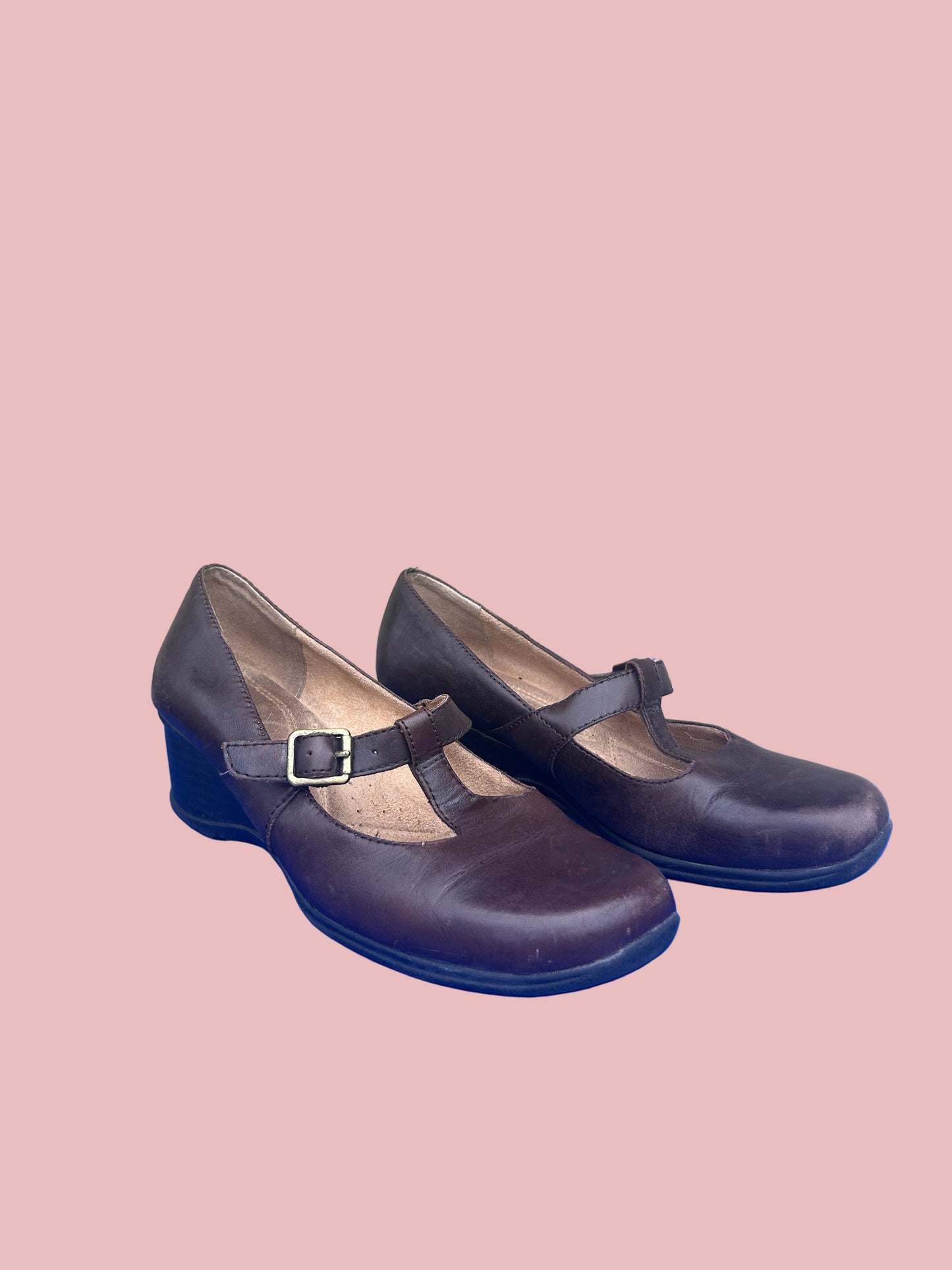 Mary Janes in brown