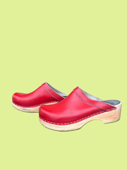 Clogs in Red